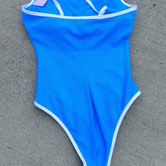 Wild Fable Blue Women's Swimsuit NWT - Picture 4 of 6
